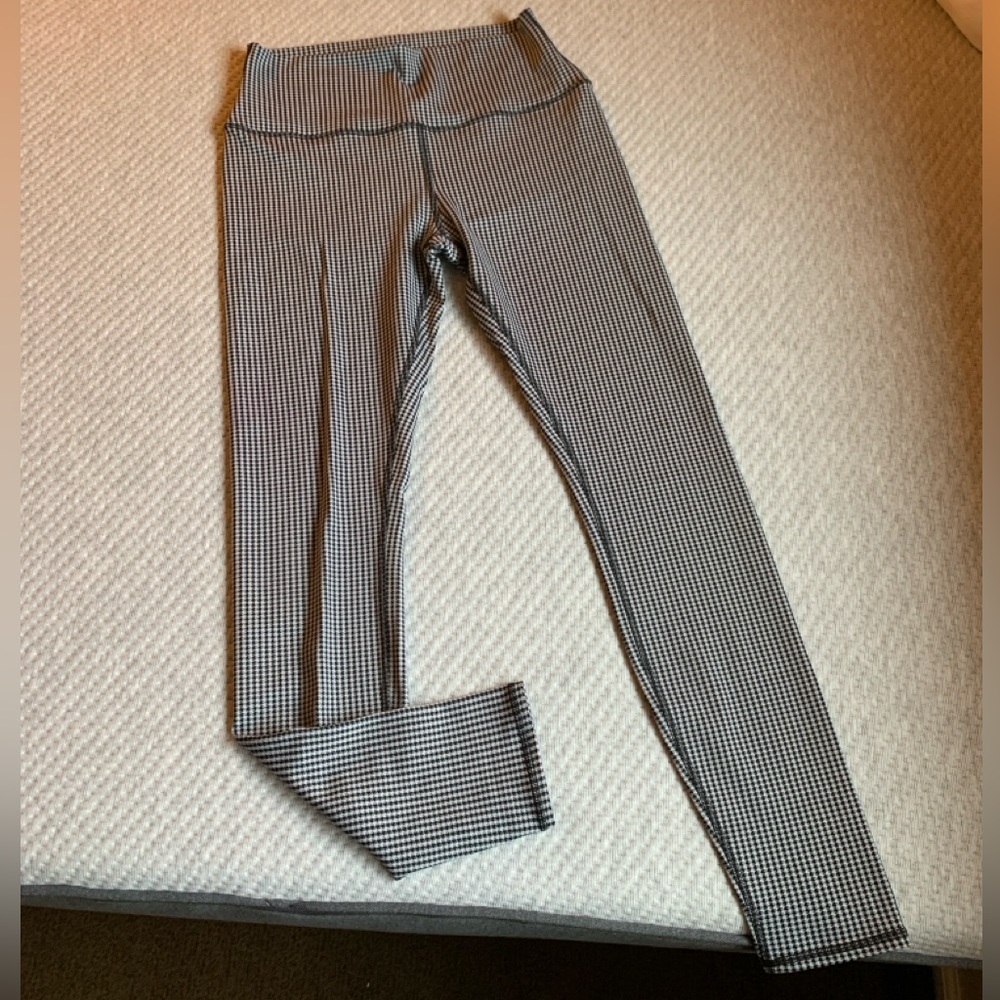 Alo Yoga High Micro Houndstooth Leggings
